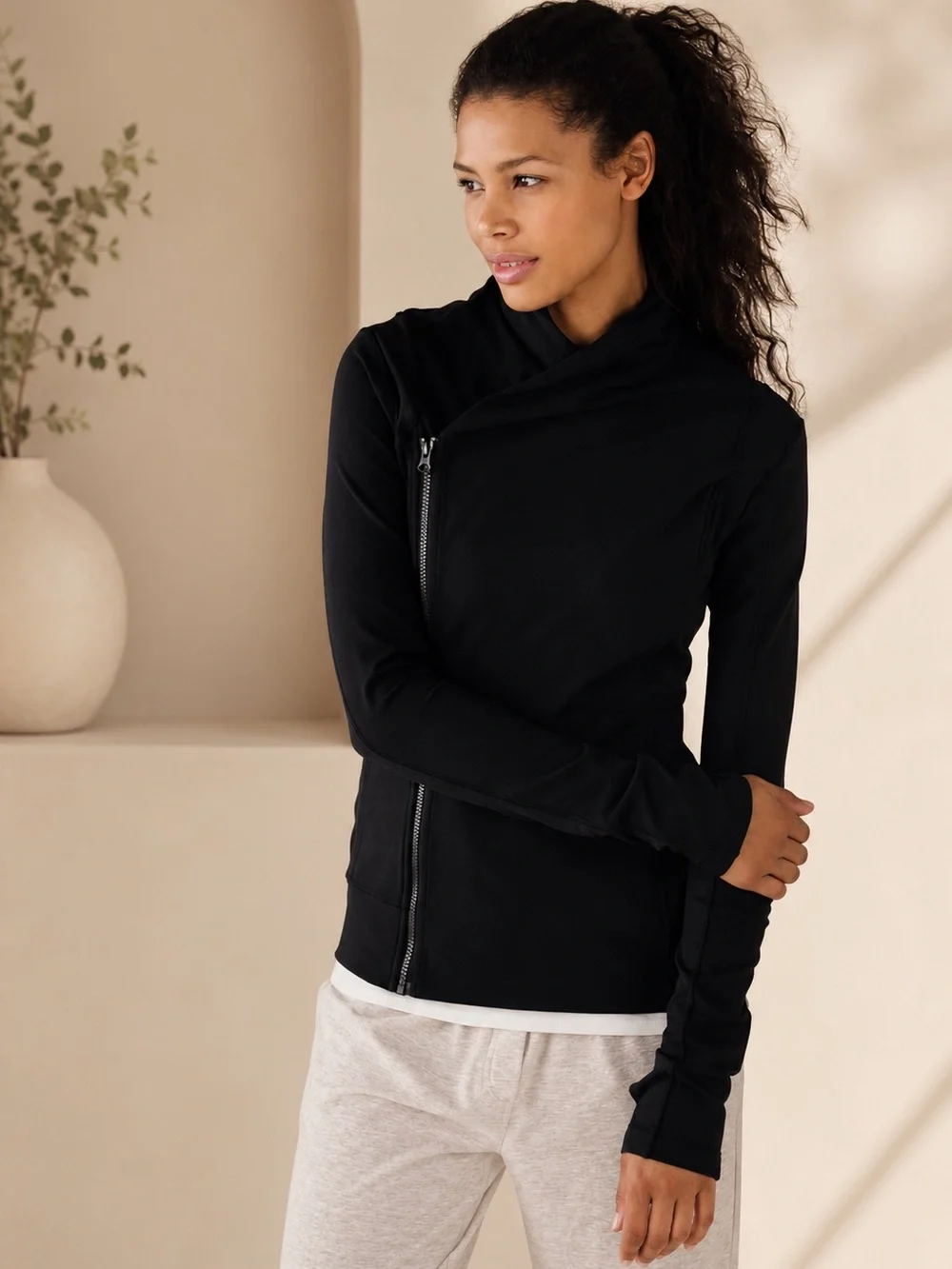 Lululemon Bhakti women jacket, double zipper- gorgeous condition!! ✨